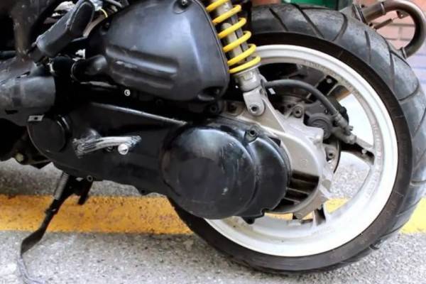 Kenapa Motor Matic Hanya Pakai Satu Shockbreaker? Ini Jawabannya