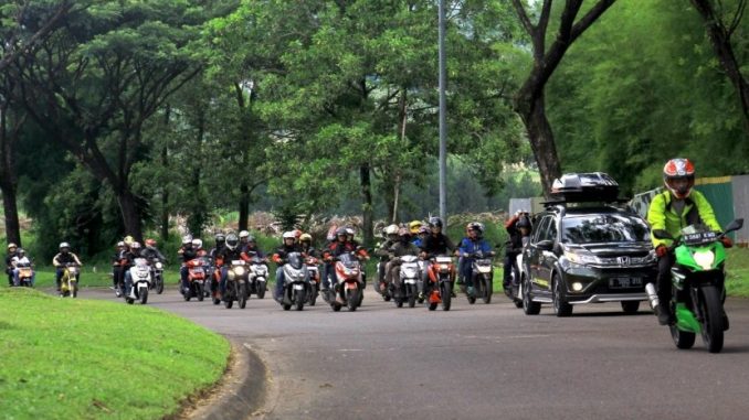 Kenapa harus memiliki spion dalam berkendara di jalan raya